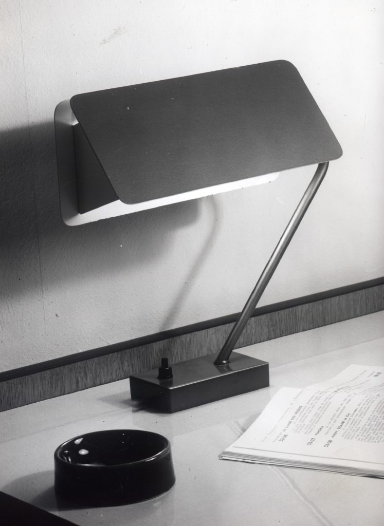 Photo d'archive lampe 238 de Jacques Biny, fond Collas