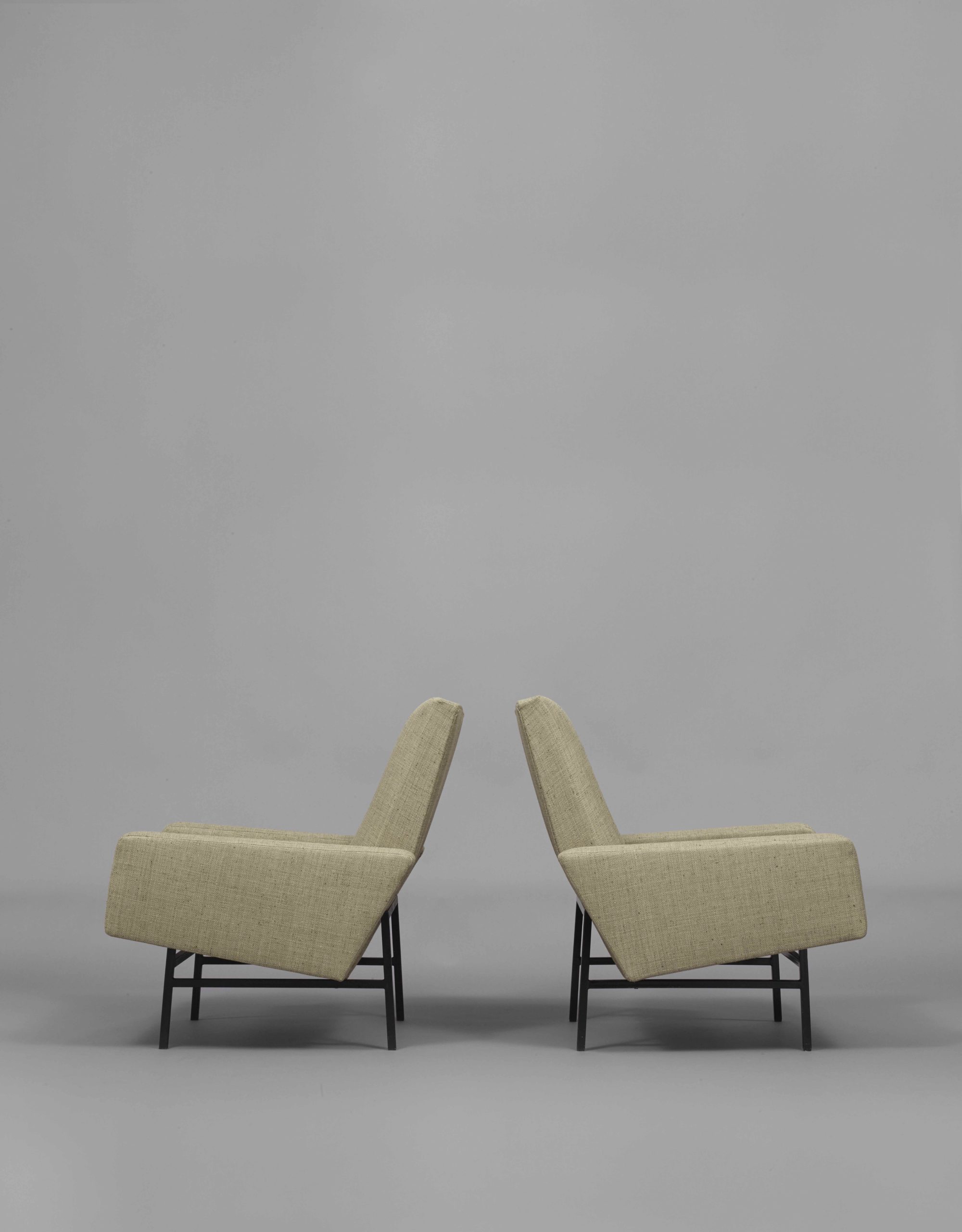 ARP paire de fauteuils 645