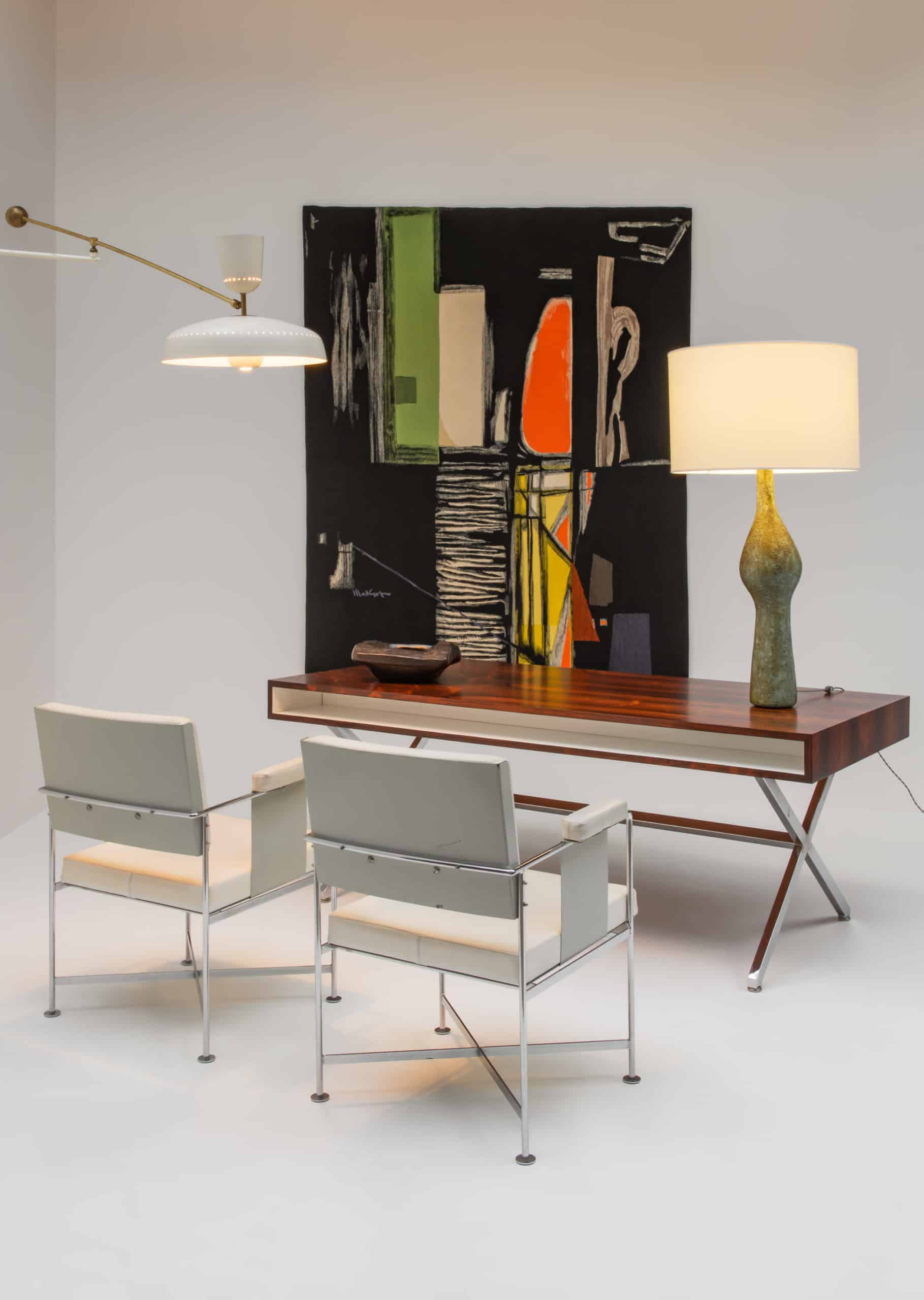 GUARICHE bureau PDG palissandre / DUMOND bridges / 2 Potiers lampe / MAT2GOT Tapisserie / GUARICHE applique G1