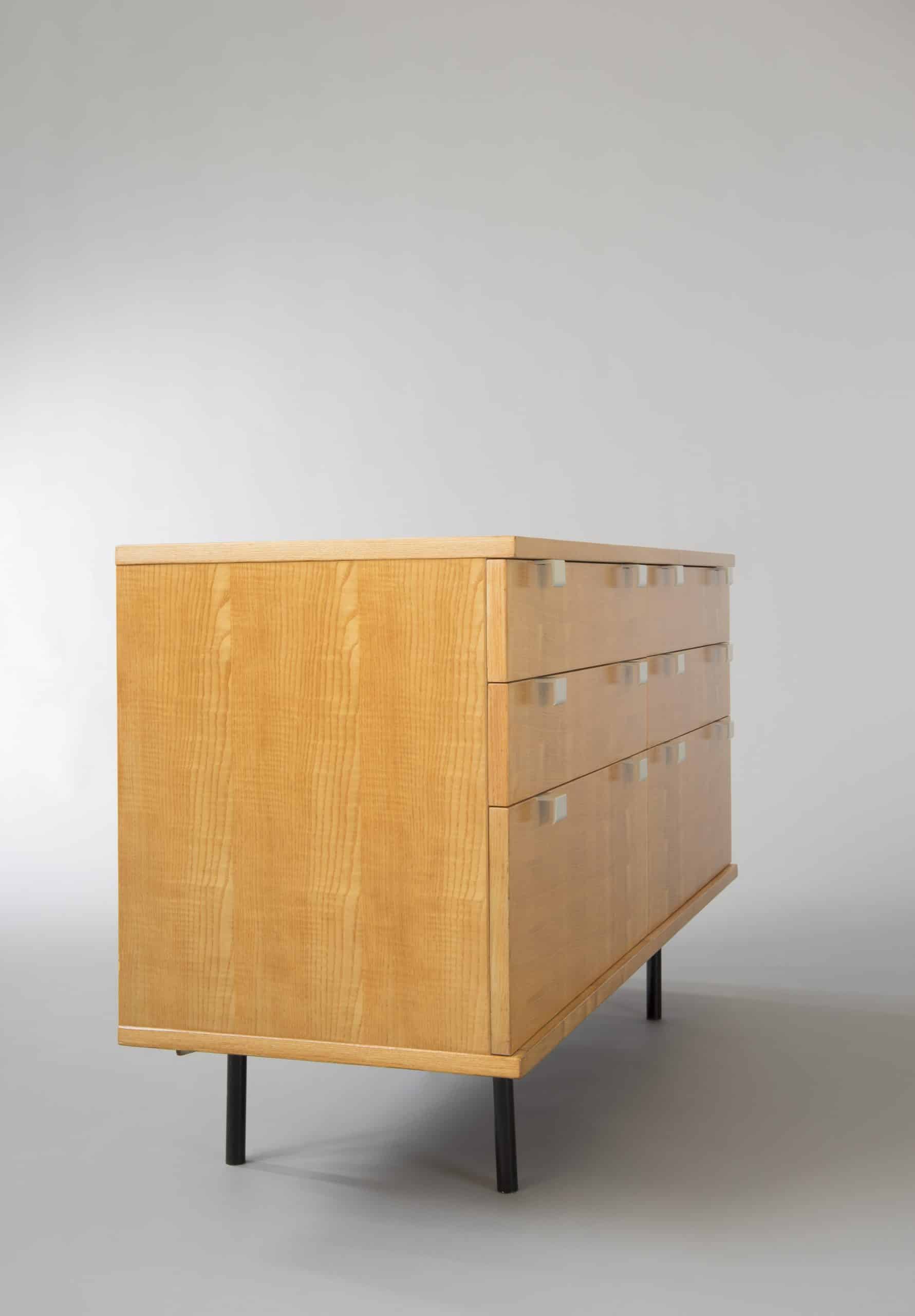 RICHARD commode 220