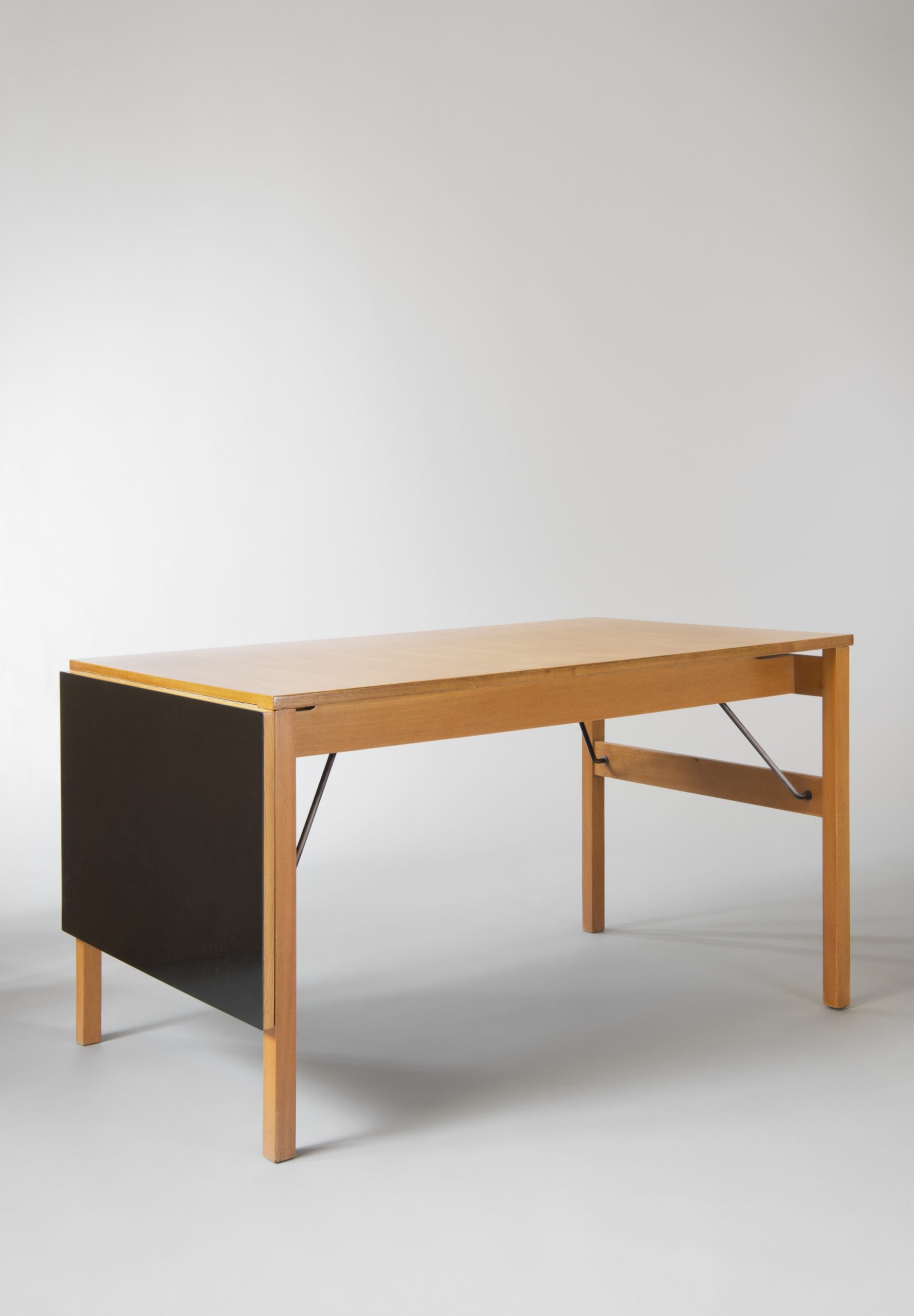 RICHARD table 200