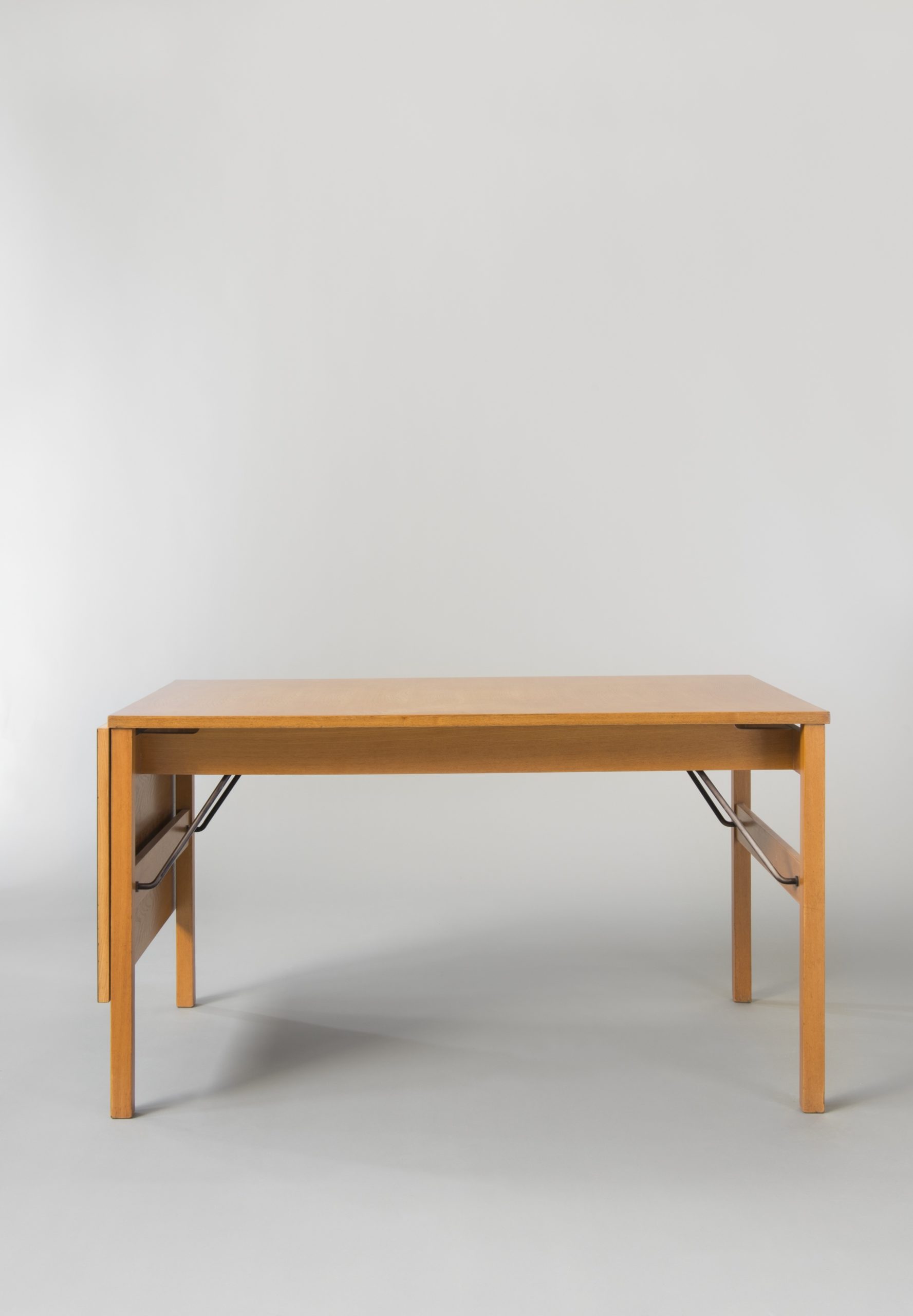 RICHARD table 200