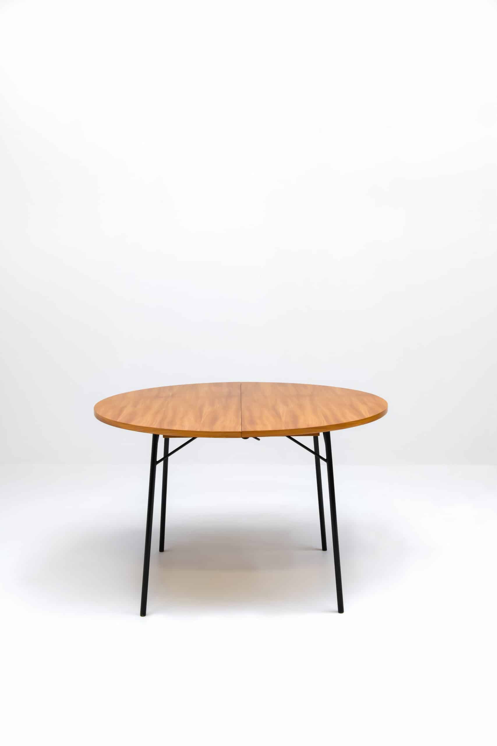 RICHARD table 302