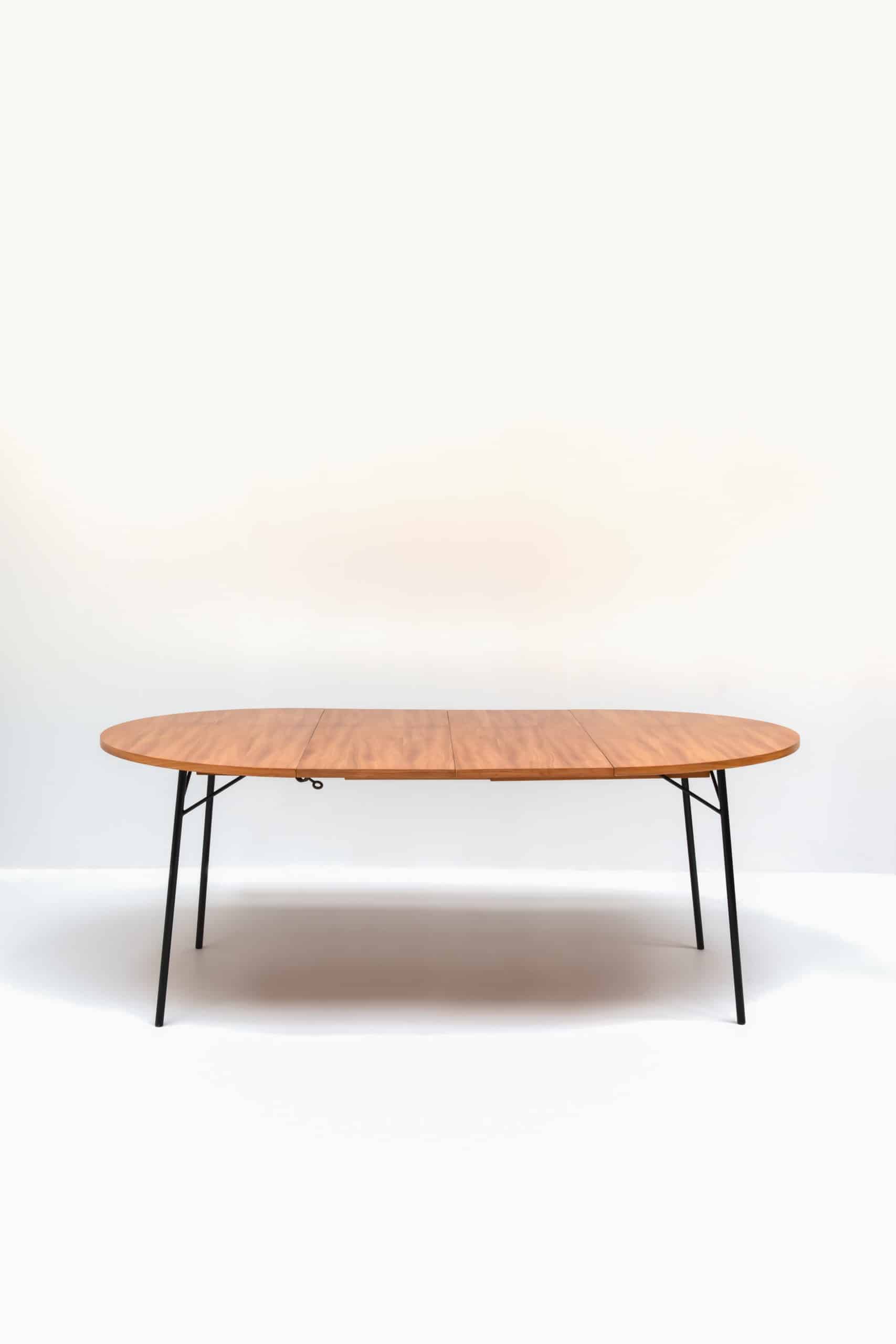 RICHARD table 302