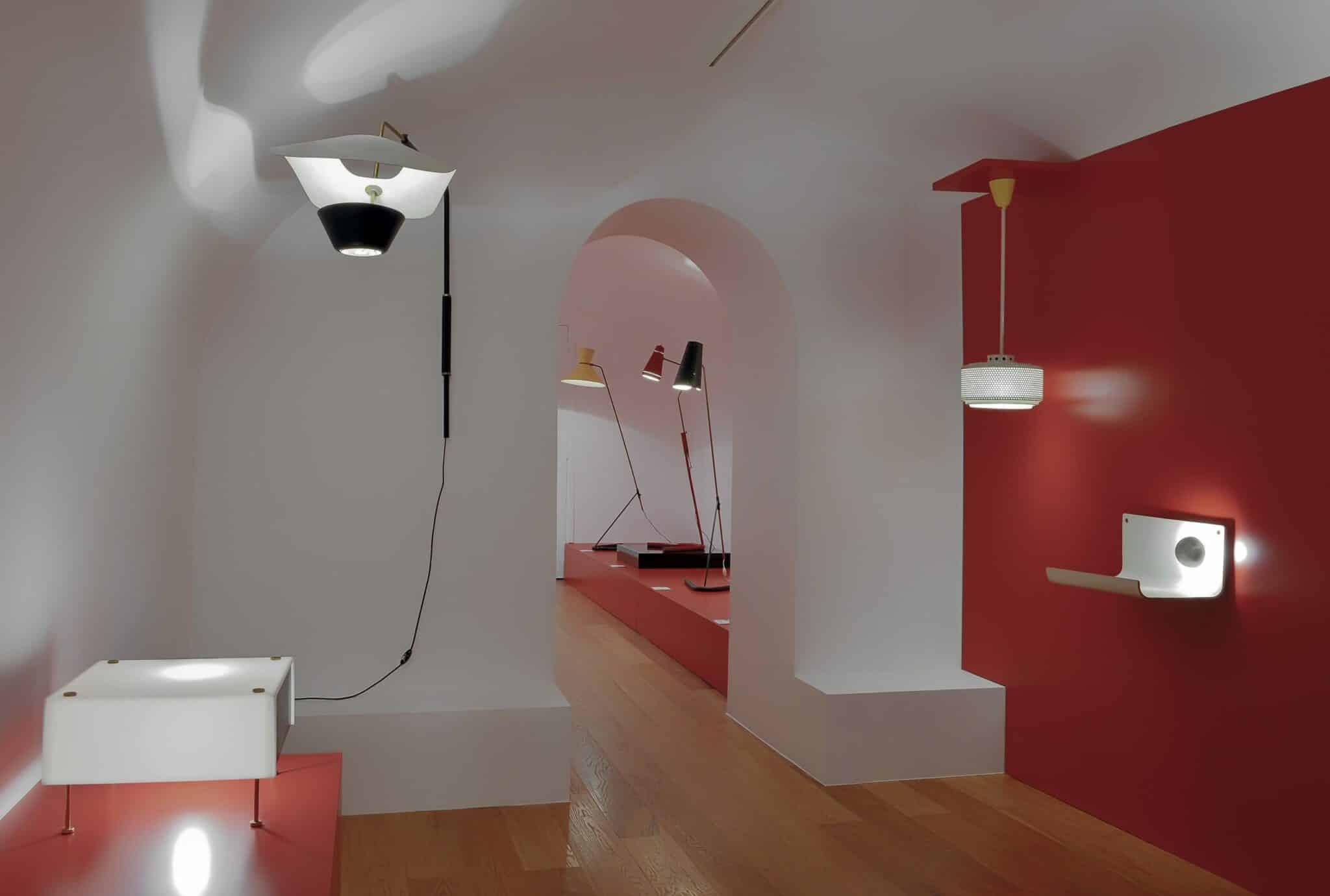 Luminaires de pierre Guariche exposition